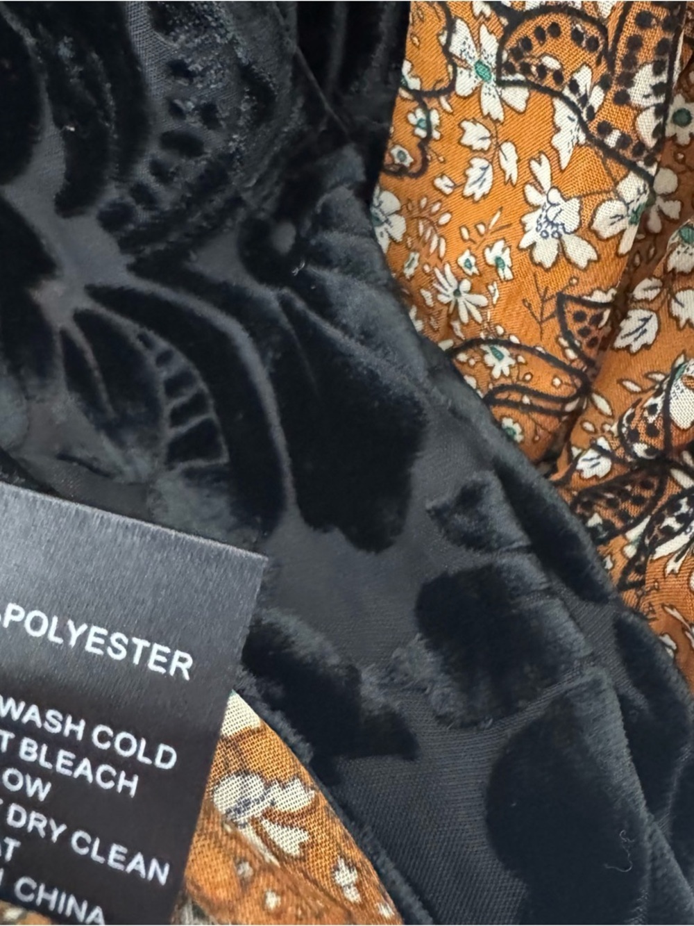Pol NWT Boho Floral Velvet Tunic Peasant Top Black Rust Tie Back Lace Trim - Picture 3 of 6